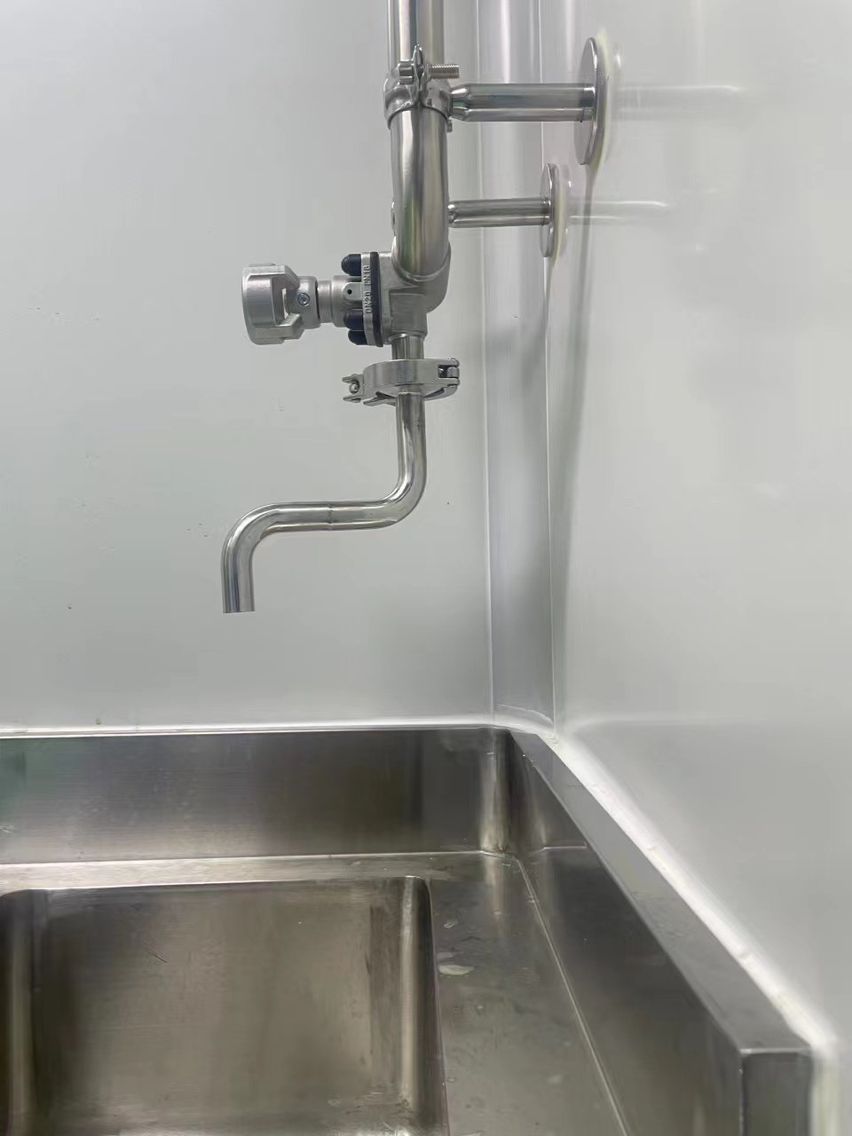 U����ˮ�c����ˮ����ϵ�y(t��ng)